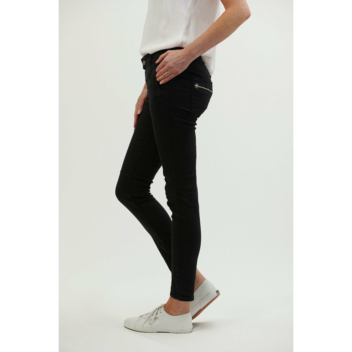 Piazza Italia Slim Fit High Waist Casual Jeans For Women - Black