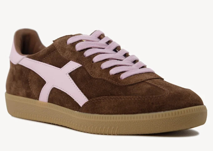 2001 Crossroads Sneaker