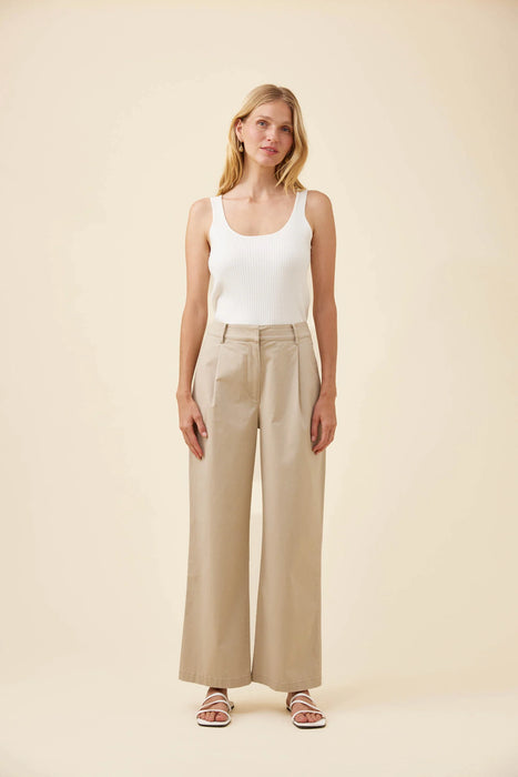 Leonora Pant